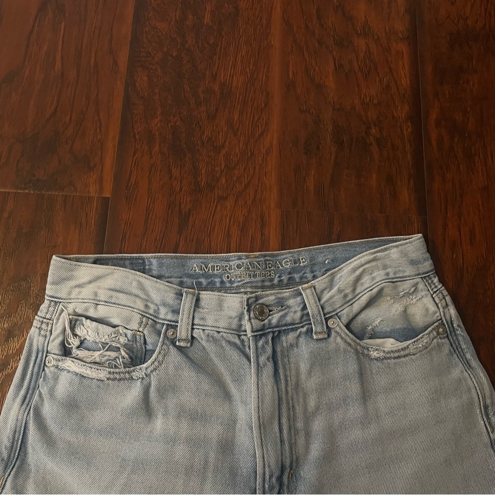 American Eagle Outfitters light wash mom jeans